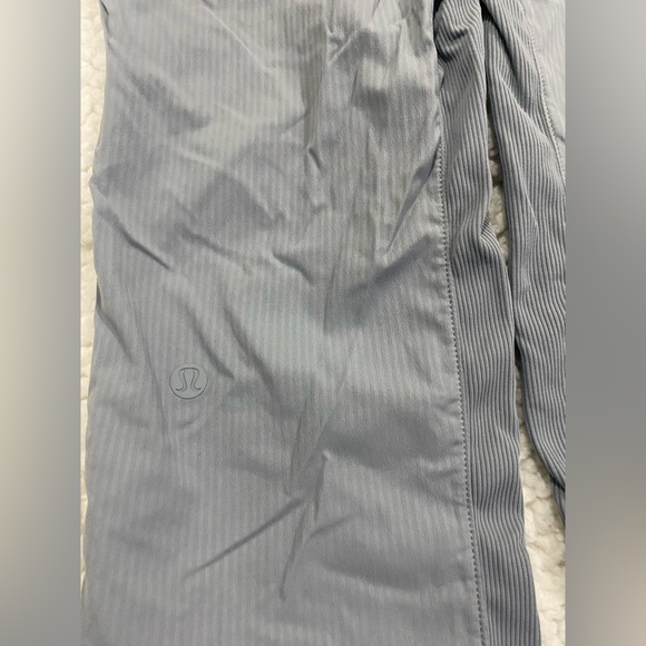 Grey lululemon dance studio cropped pants - Picture 4 of 4